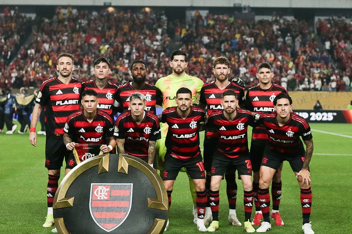 Equipe do Flamengo antes da partida contra o Espérance