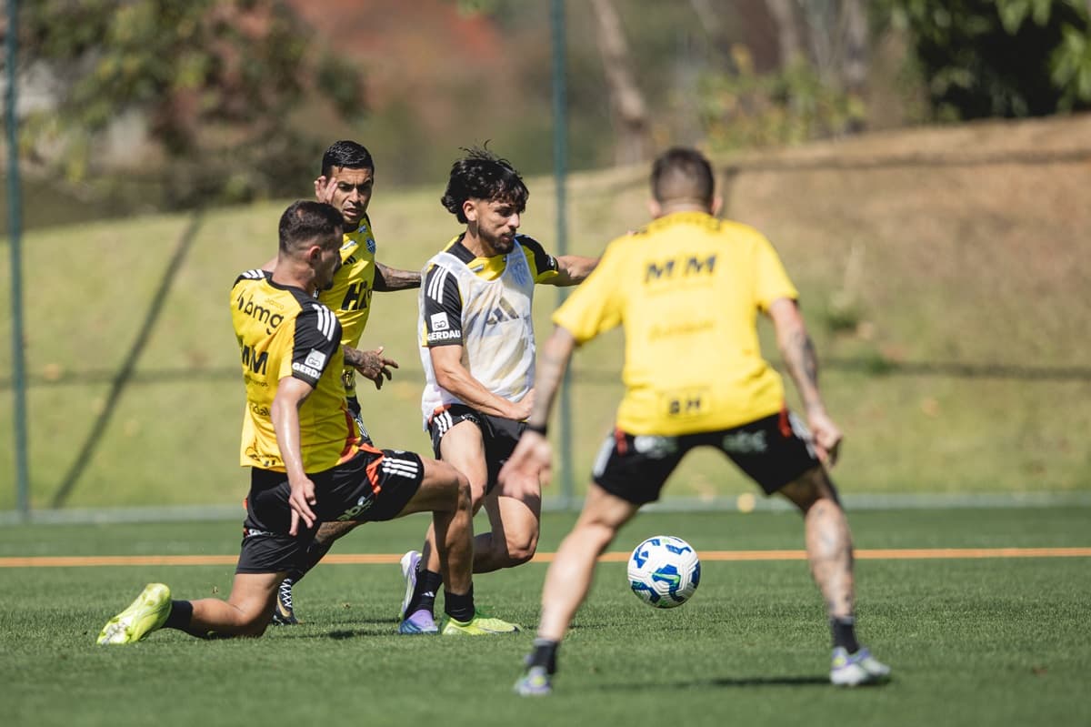Dudu em treino do Atlético-MG