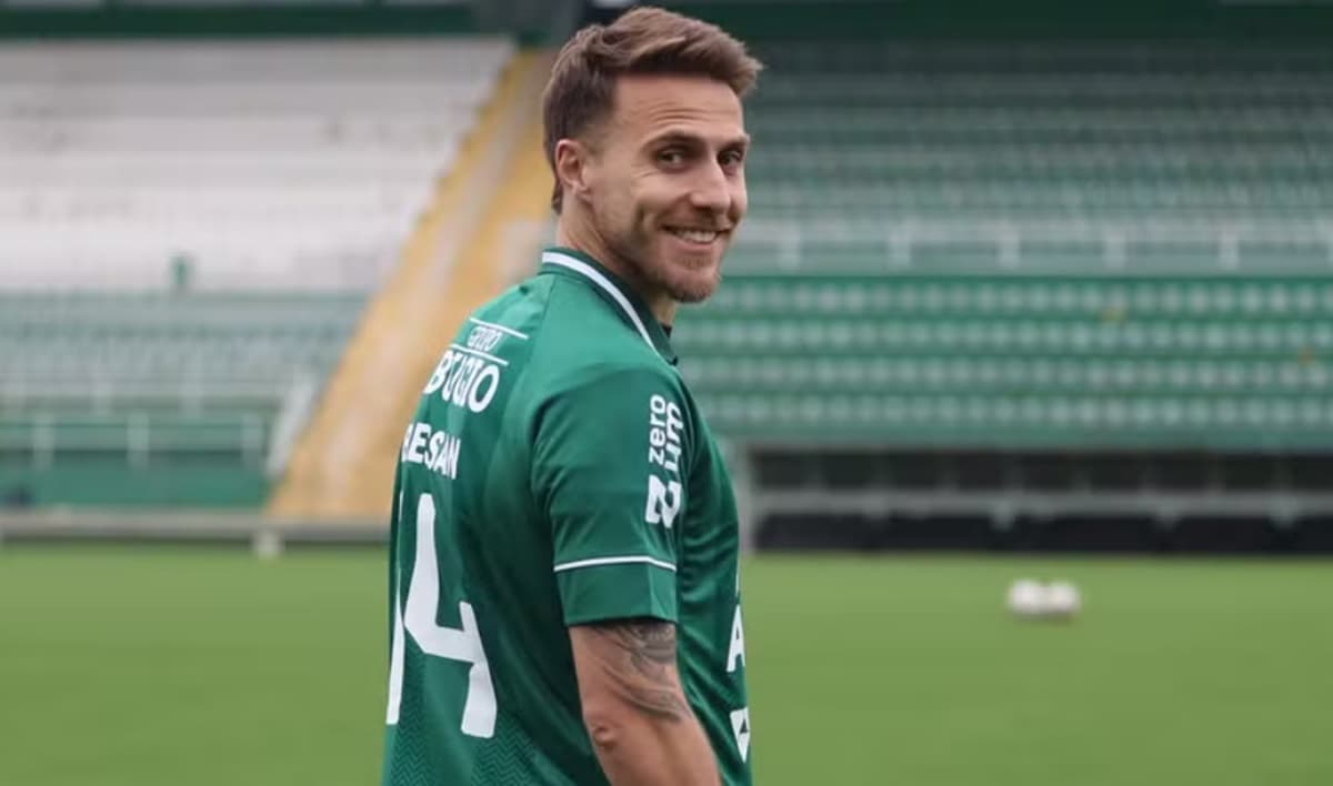 bressan ex-flamengo acerta com chapecoense