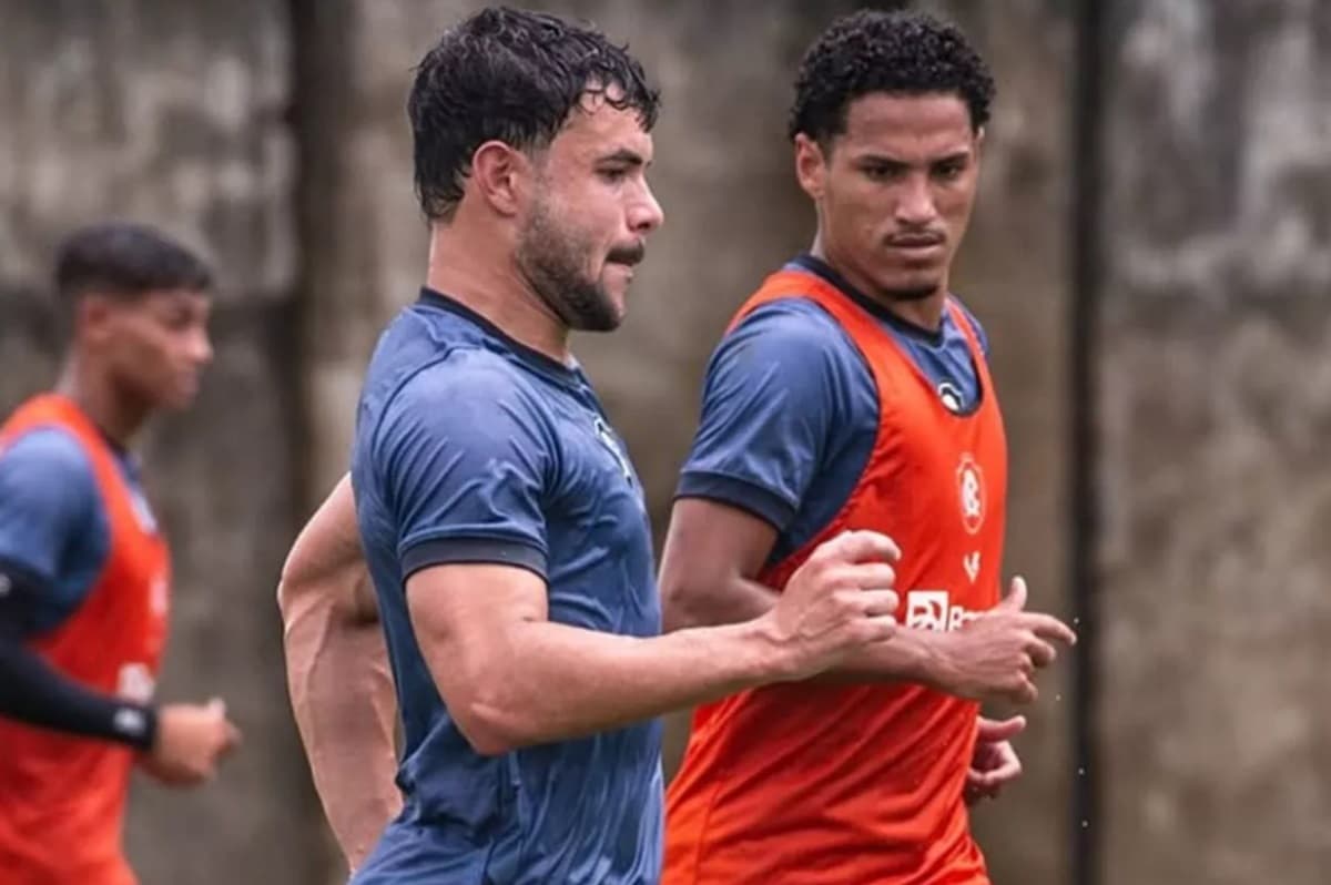 daniel cabral ex-flamengo em treino do remo