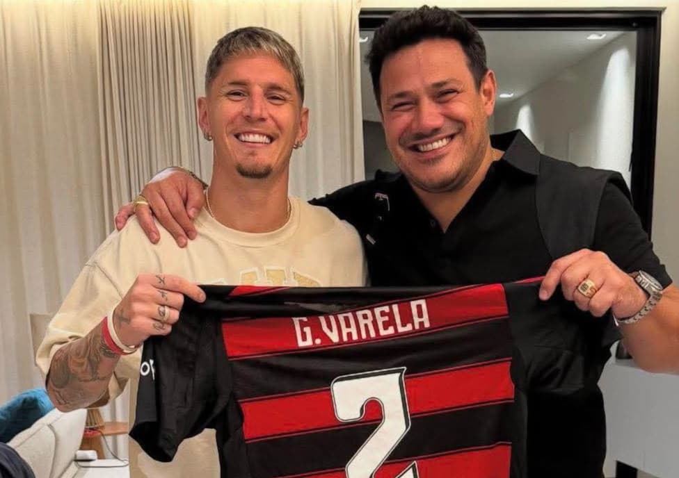 Varela ao lado de Uriel Pérez, seu empresário