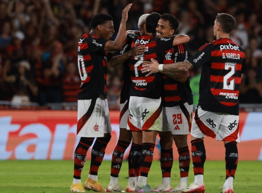 Flamengo comemora gol no Maracanã