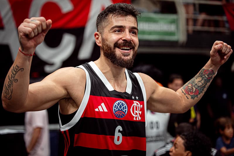 Franco Balbi comemora título da BCLA pelo FlaBasquete
