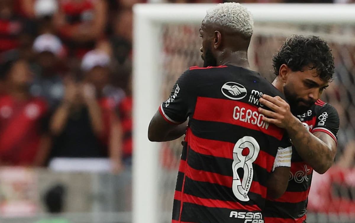 gerson com a camisa 8 do flamengo
