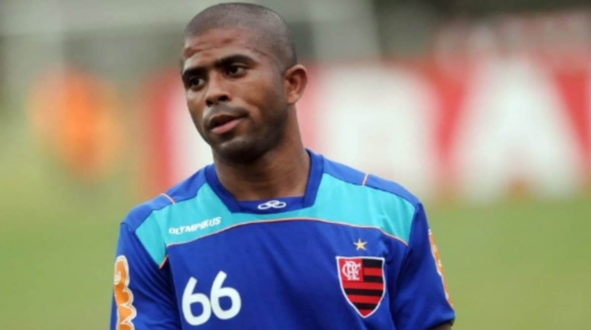 júnior césar em treino do flamengo