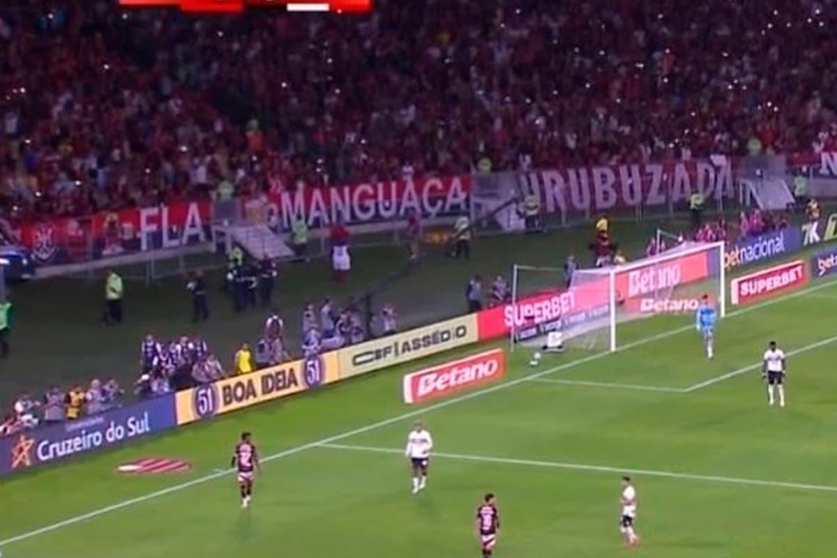 Frame da partida entre Flamengo x São Paulo