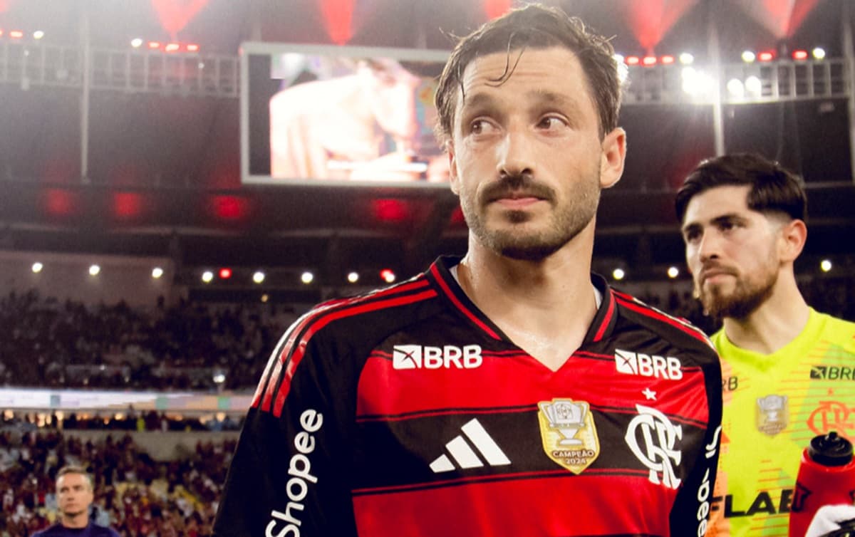 matías viña em jogo do flamengo no maracanã