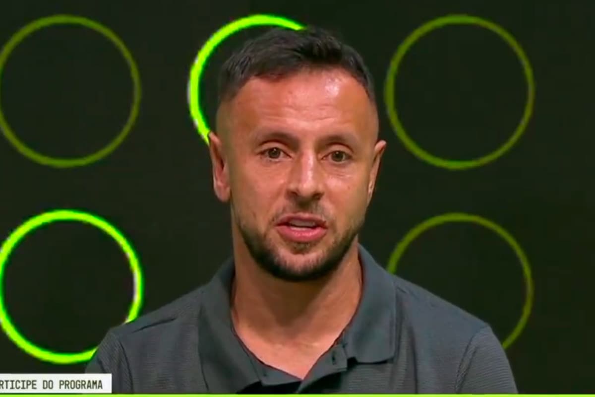 Rafinha, ex-lateral do Flamengo durante o programa Fechamento SporTV