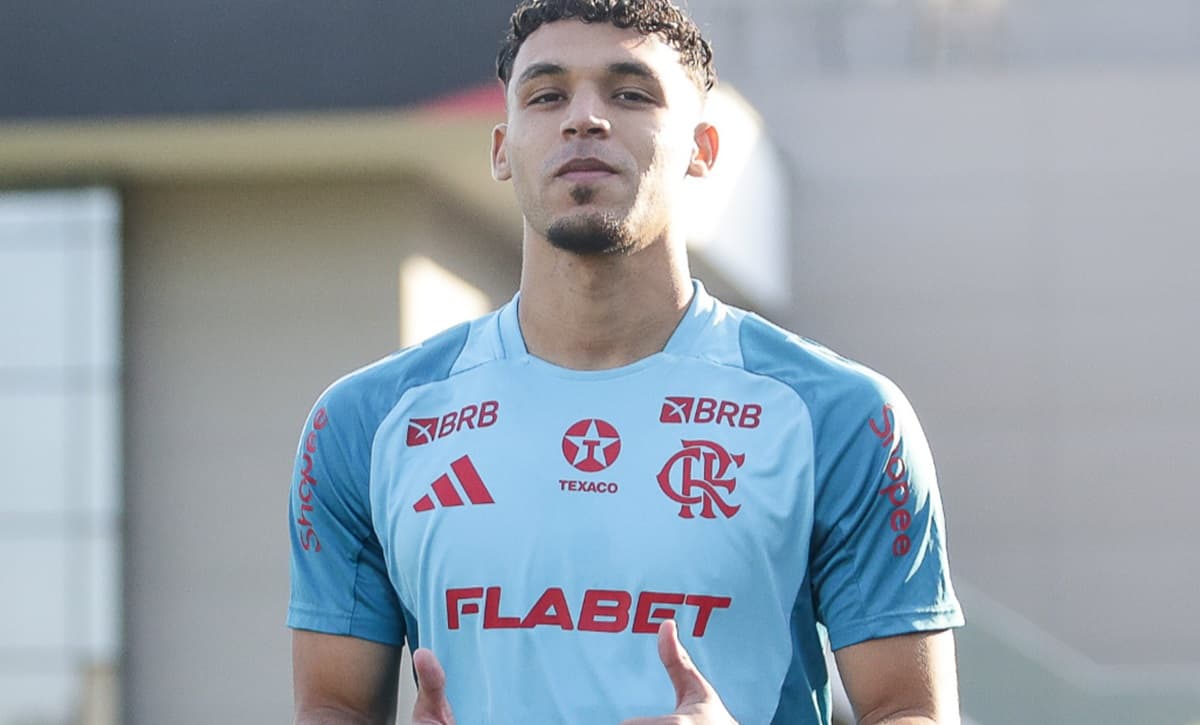 victor hugo em treino do flamengo