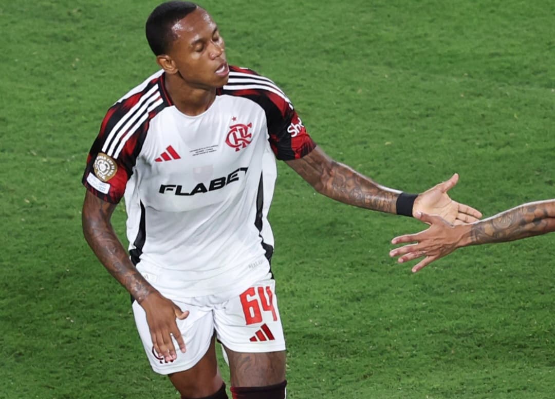 Wallace Yan pelo Flamengo