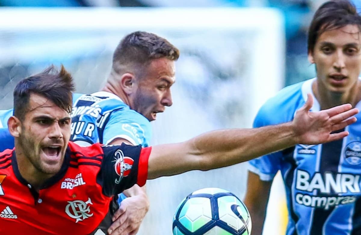 arthur em jogo do grêmio contra o flamengo