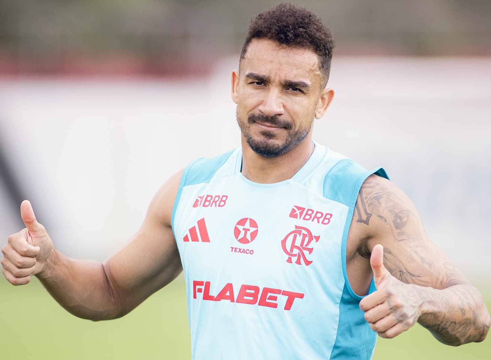 Danilo faz "joia" no treino do Flamengo