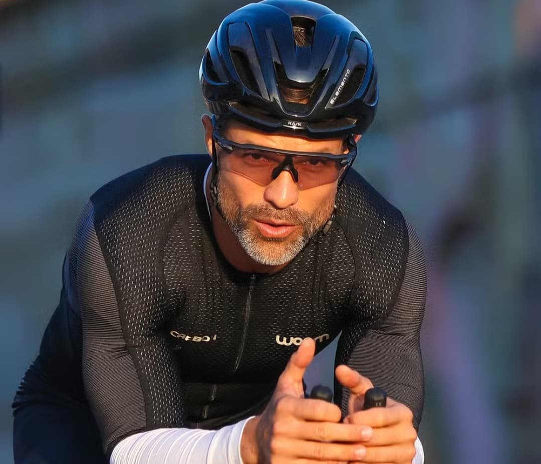 Diego Ribas praticando triatlo