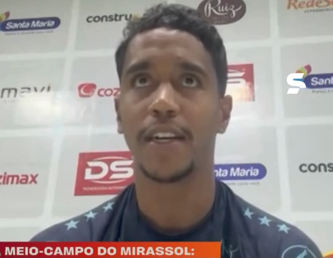 Gabriel dá entrevista sobre o Flamengo