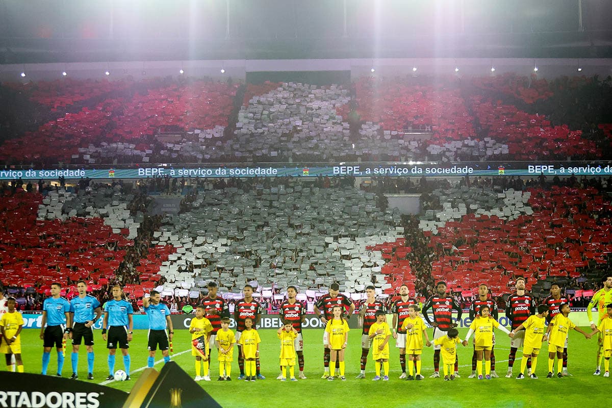 Torcida do Flamengo no Maracanã durante Flamengo x Internacional