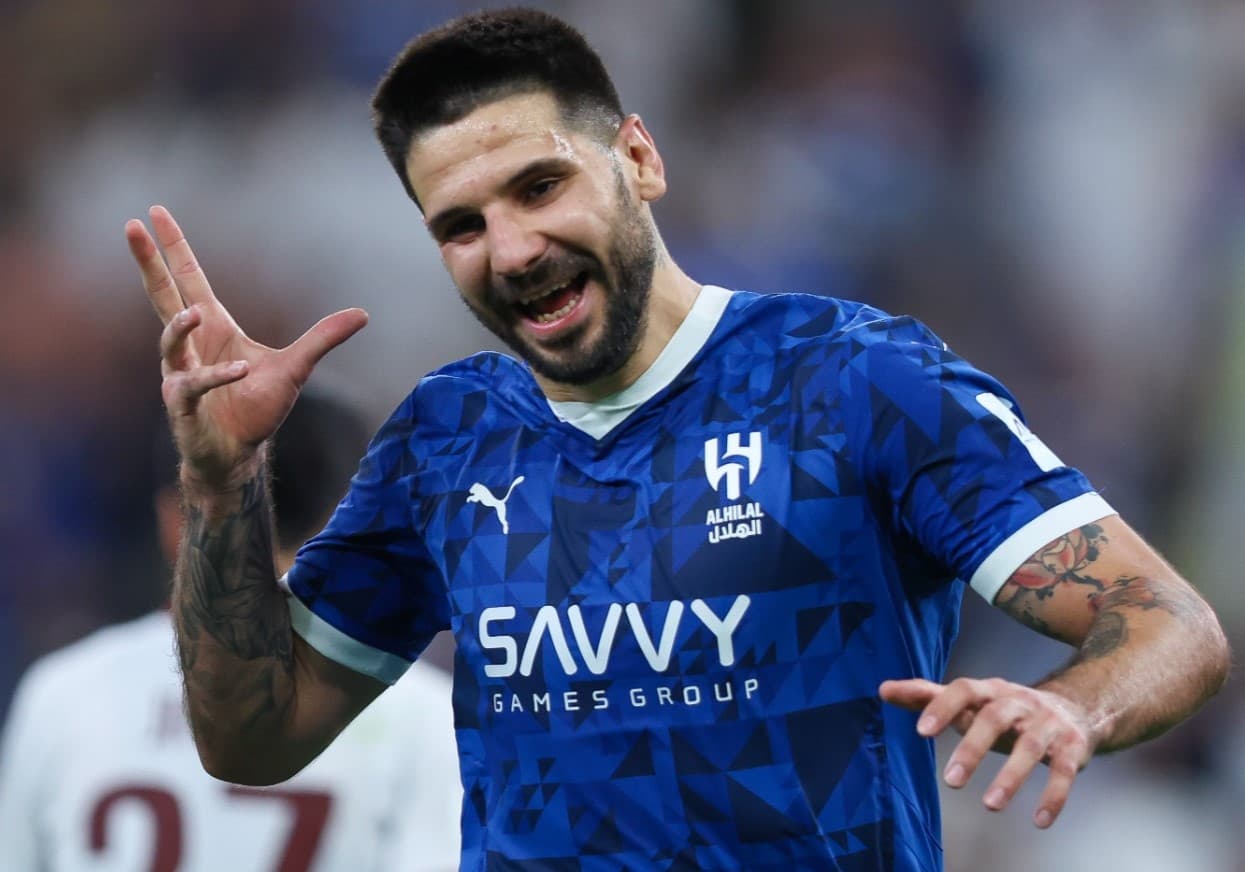 Mitrovic comemora gol pelo Al Hilal