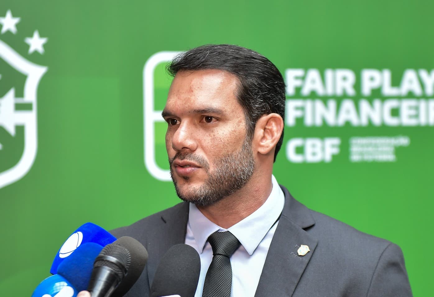 Samir Xaud  concede entrevista na sede da CBF