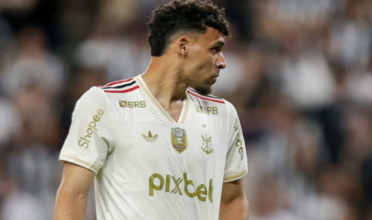 victor hugo em jogo do flamengo no brasileirão