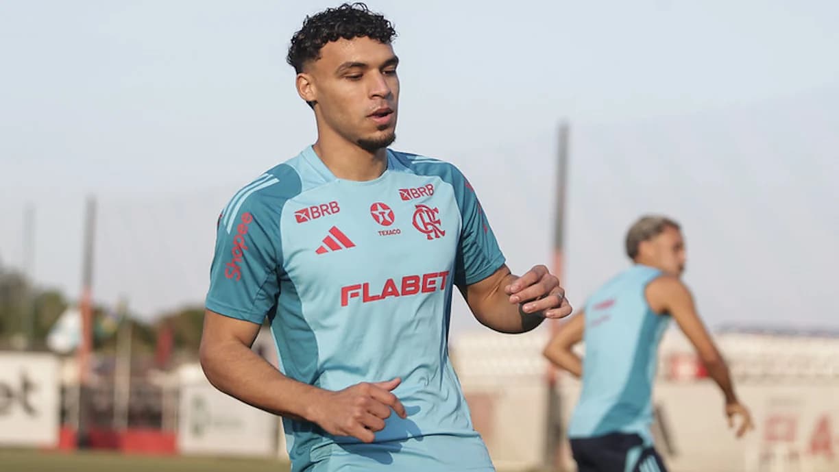 Victor Hugo em treino do Flamengo