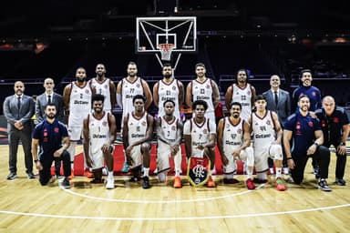 Time do FlaBasquete que ficou em quarto lugar no Mundial de Clubes