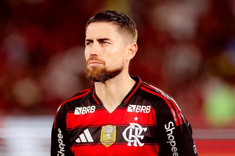 Jorginho na fila para o hino nacional antes de Flamengo x  Vitória no Maracanã