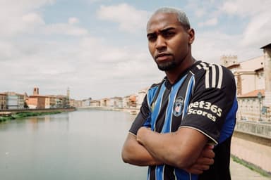 Lorran anunciado pelo Pisa