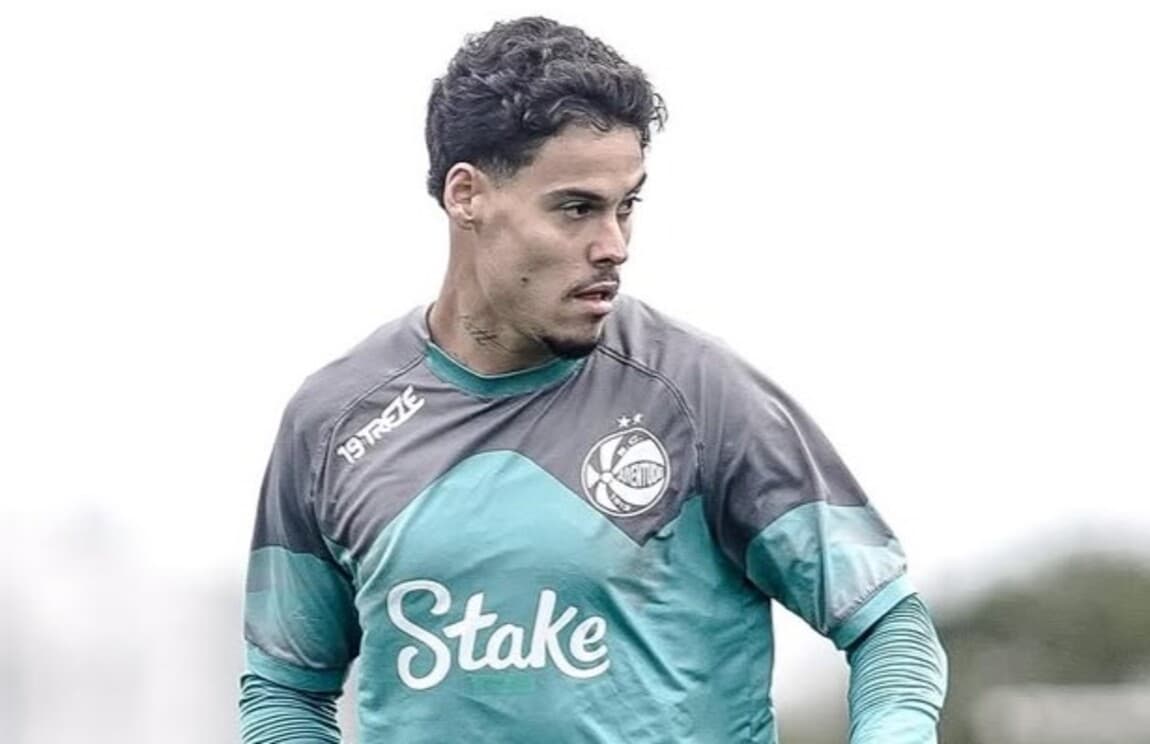 Luan Freitas, zagueiro do Juventude, durante treinamento do time gaúcho