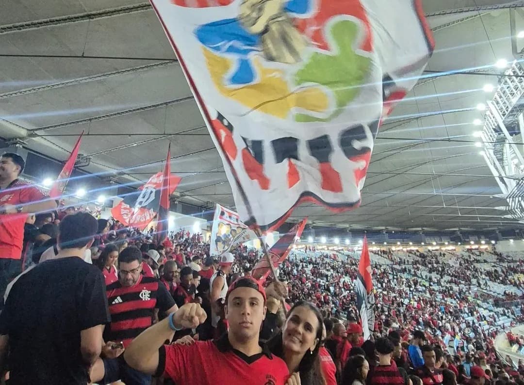 Pedro Prota na torcida do Flamengo no Maracanã