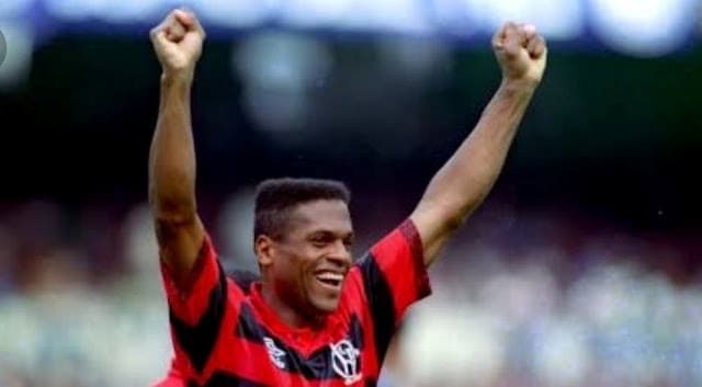 Ronaldão em ação pelo Flamengo em 1996