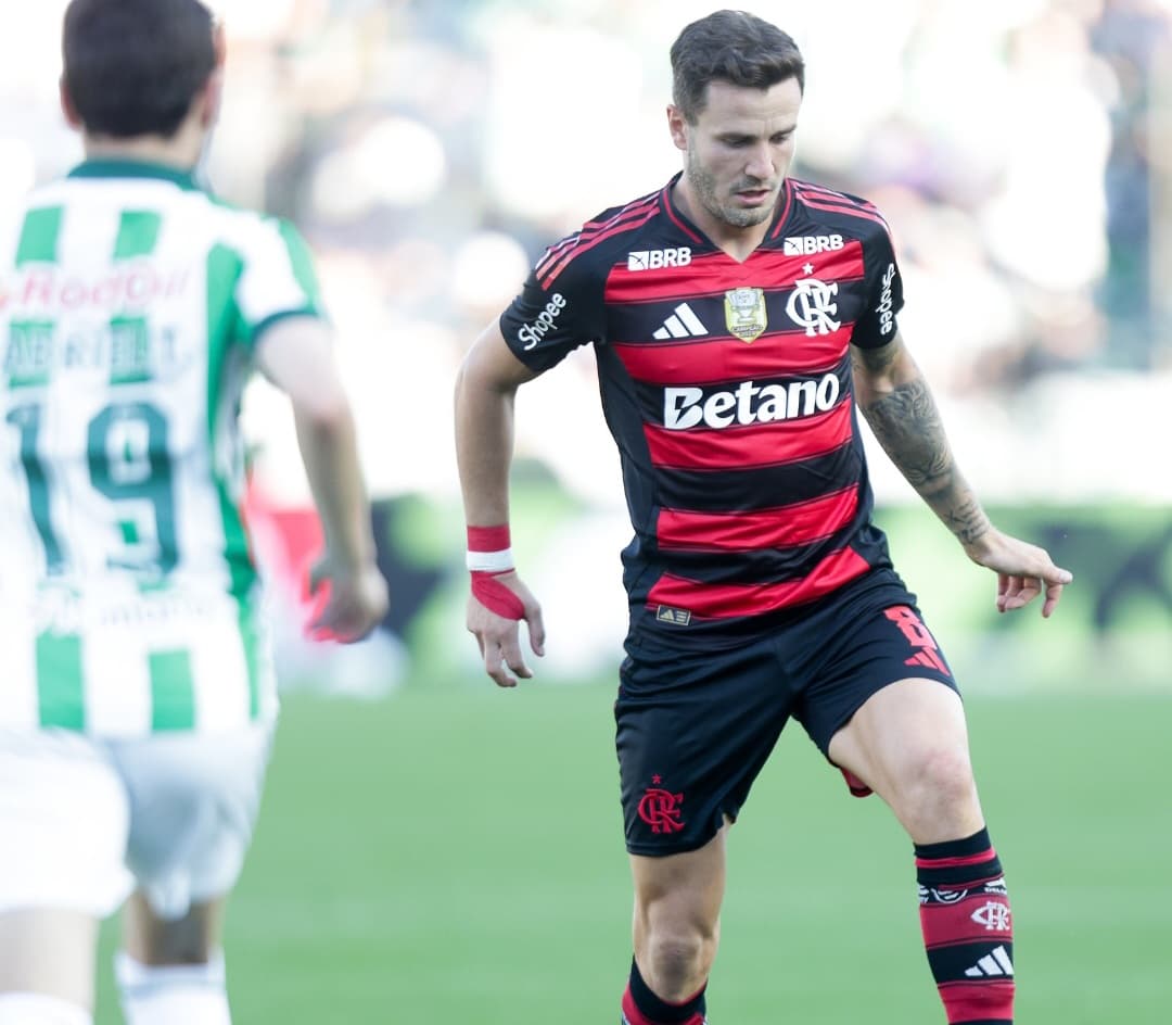 Saúl com a bola durante Juventude x Flamengo