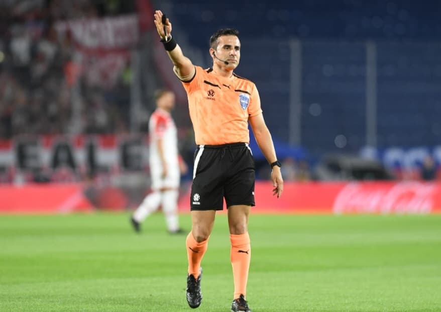 Piero Maza apitou jogo do Estudiantes na fase anterior