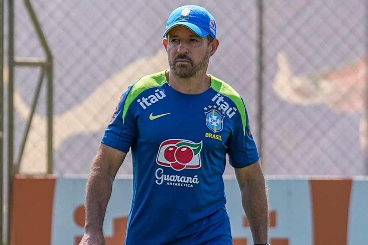 Ramon Menezes comanda treinamento da Seleção Sub-20 na Granja Comary