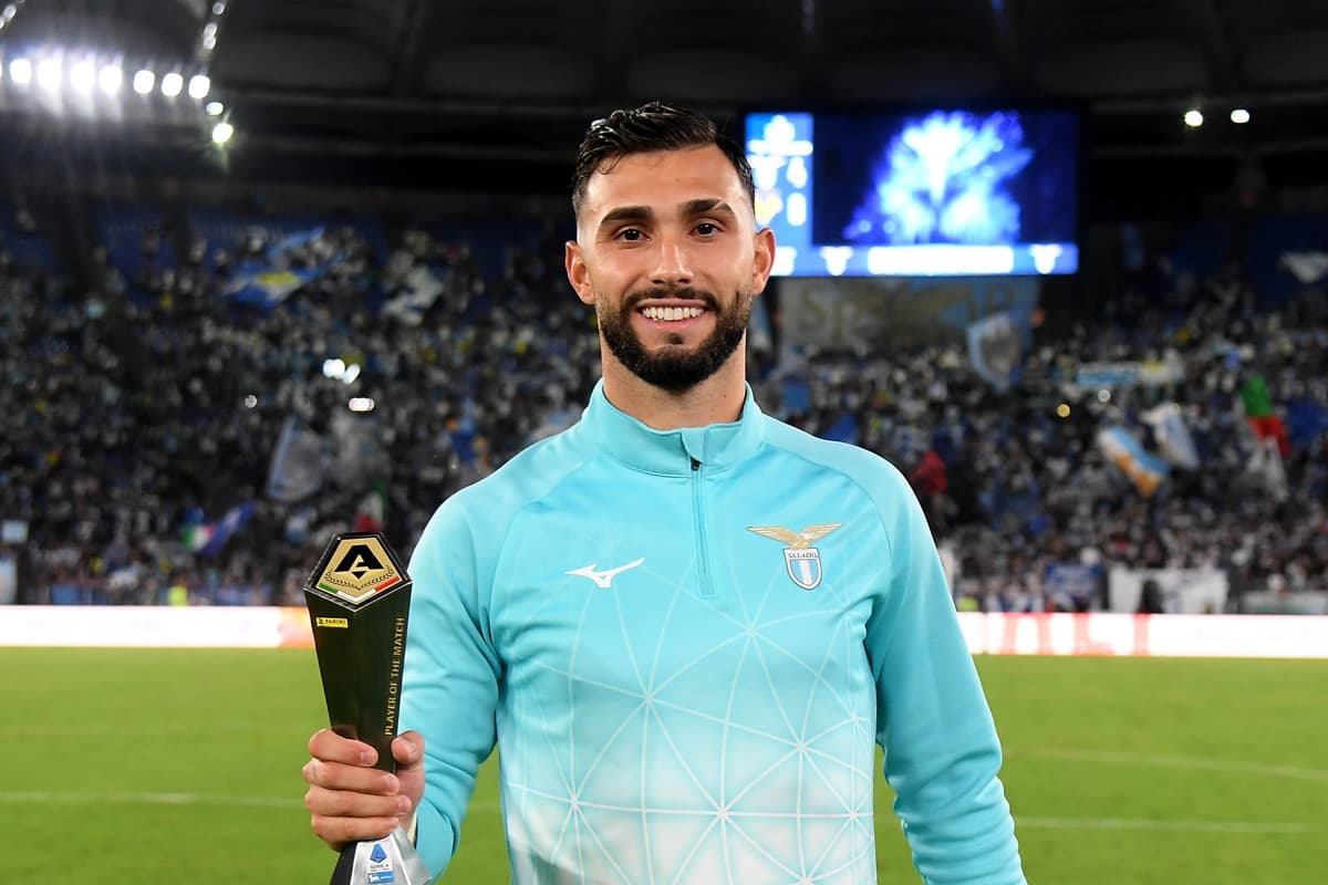 Valentin Castellanos da SS Lazio, jogador da partida após a partida da Serie A entre SS Lazio e Hellas Verona FC no Stadio Olimpico em 31 de agosto de 2025, em Roma, Itália.
