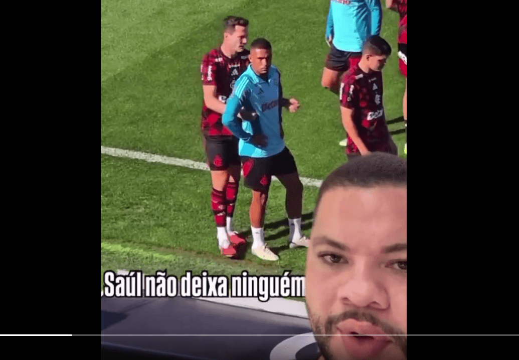 Influenciador Thomas Santana reage com humor às brincadeiras entre jogadores do Flamengo durante treino, em vídeo que viralizou nas redes sociais.