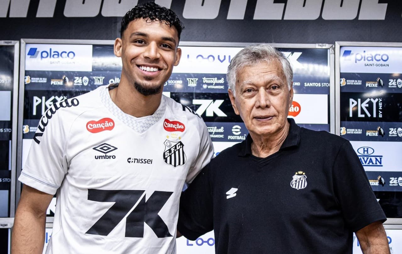 Victor Hugo ao lado de Clodoaldo, ídolo do Santos