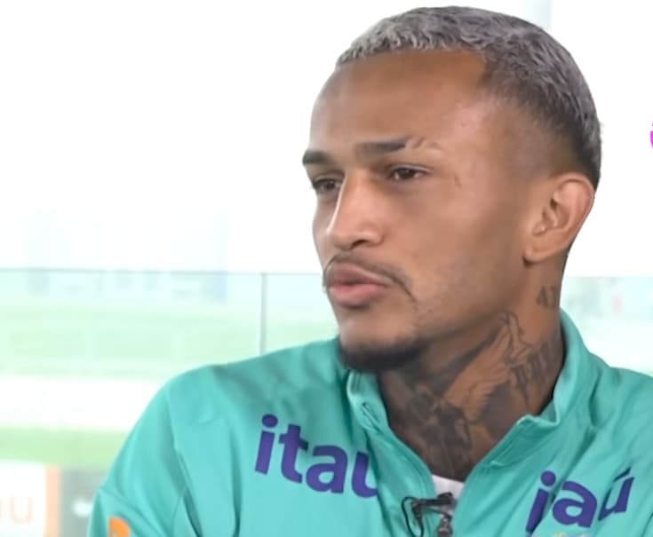 Wesley na Granja Comary com a Seleção Brasileira