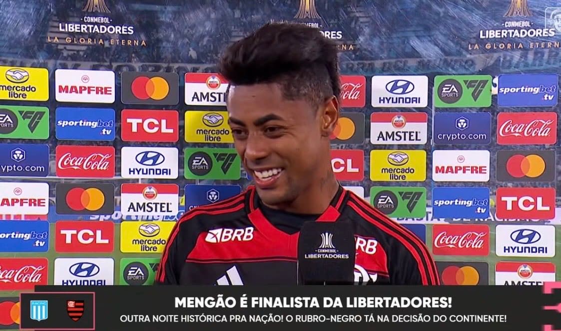 Bruno Henrique sorri após classificação do flamengo na Libertadores