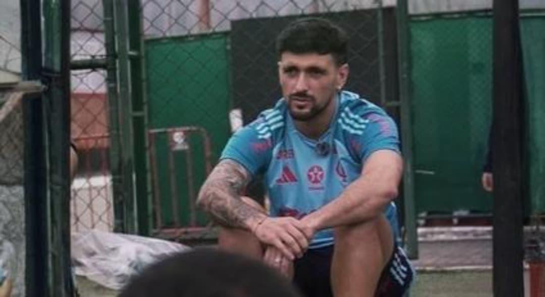 Arrascaeta responde perguntas das criança em visita ao ninho no dia das crianças