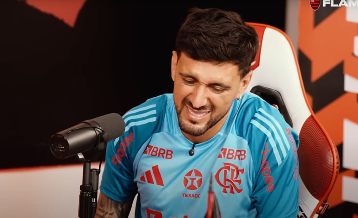 Arrascaeta em entrevista à Flamengo TV com João Guilherme