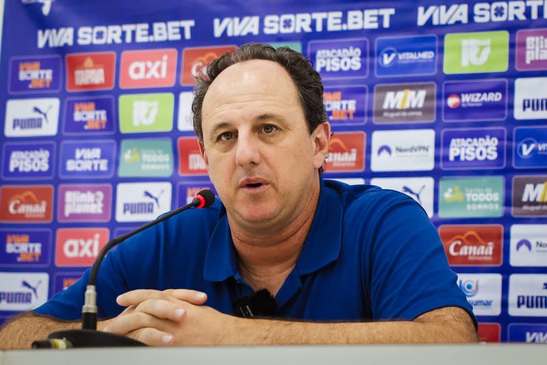 Rogério Ceni, técnico do Bahia, em coletiva