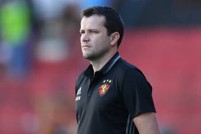 Daniel Paulista, técnico demitido do Sport, próximo adversário do Flamengo