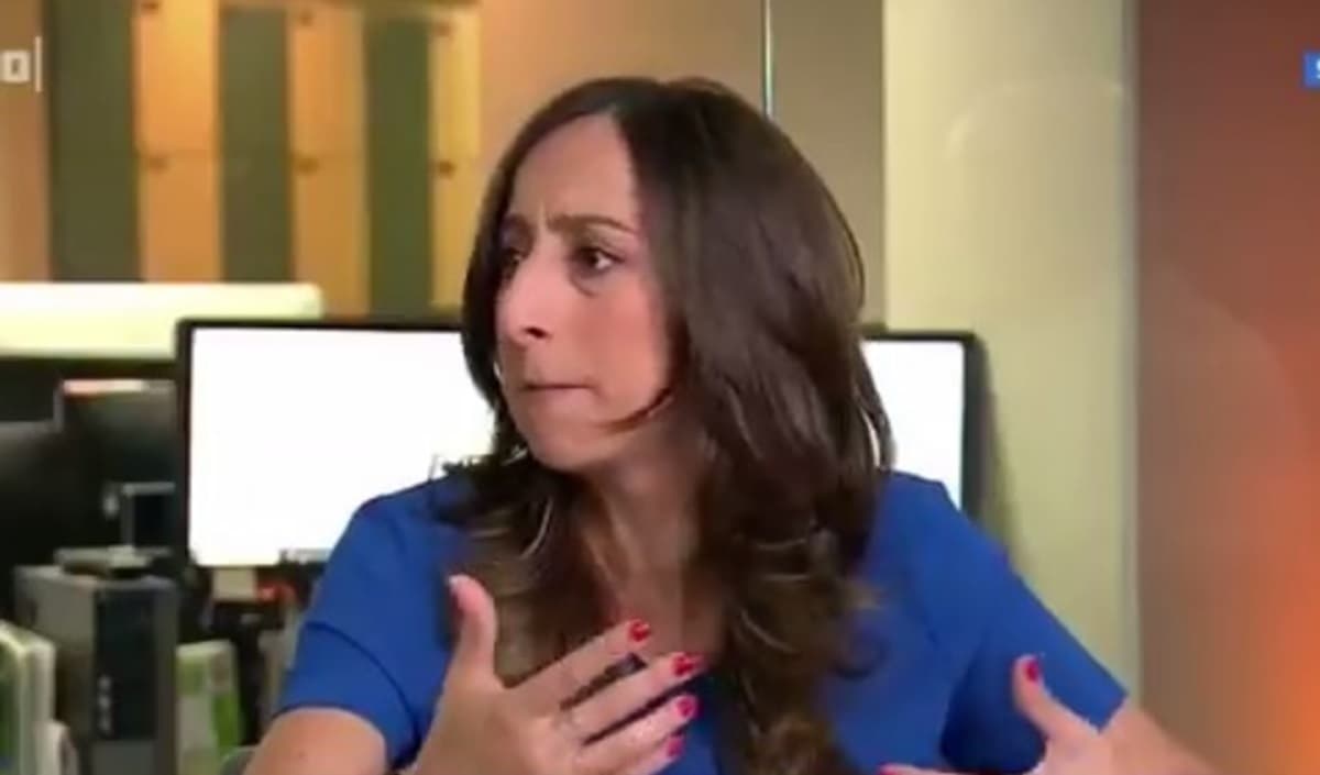 Renata Mendonça, jornalista do SporTV, no Redação SporTV; jornalista criticou Flamengo no futebol feminino