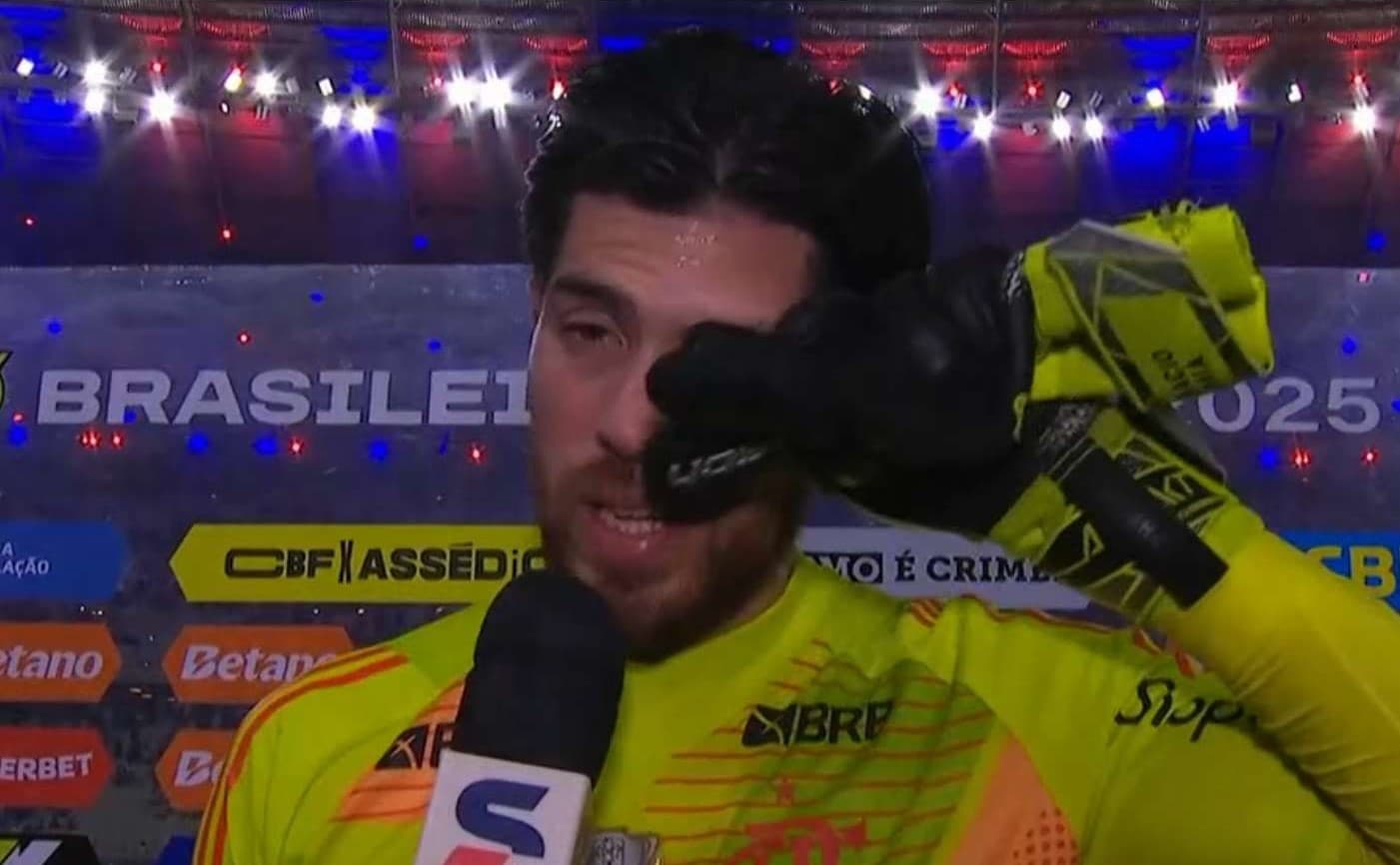 Rossi concede entrevista na saída de campo de Fortaleza x Flamengo