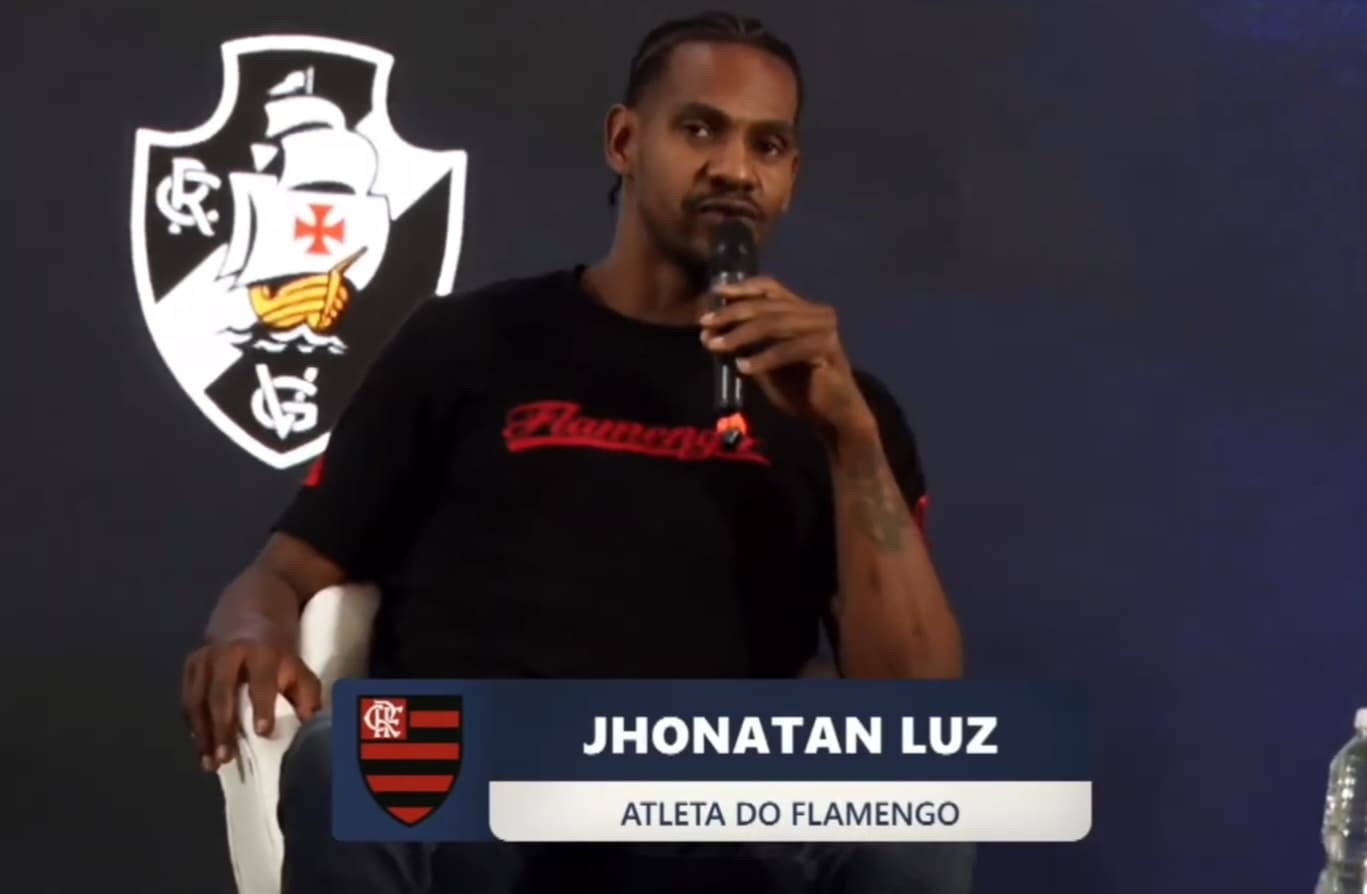 Jhonatan Luz no evento de abertura do NBB