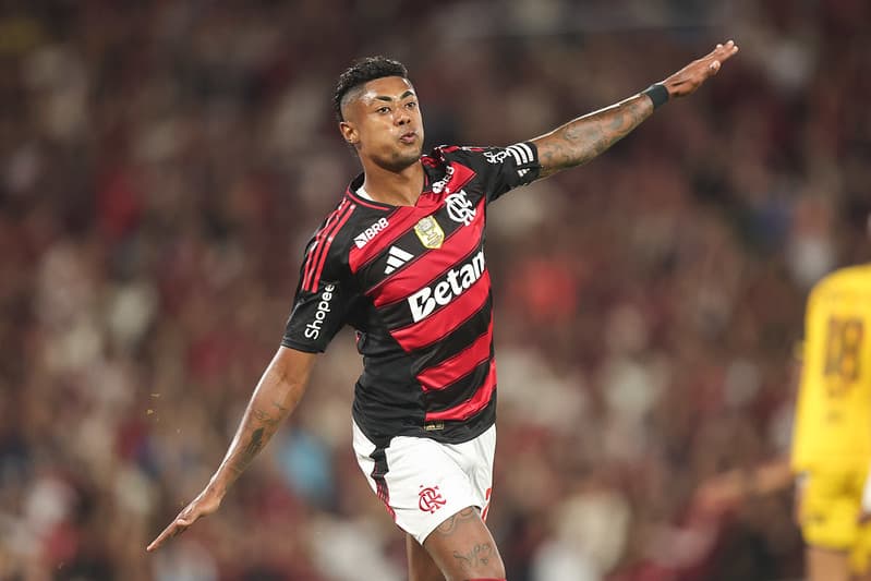 Bruno Henrique comemora gol diante do Sport