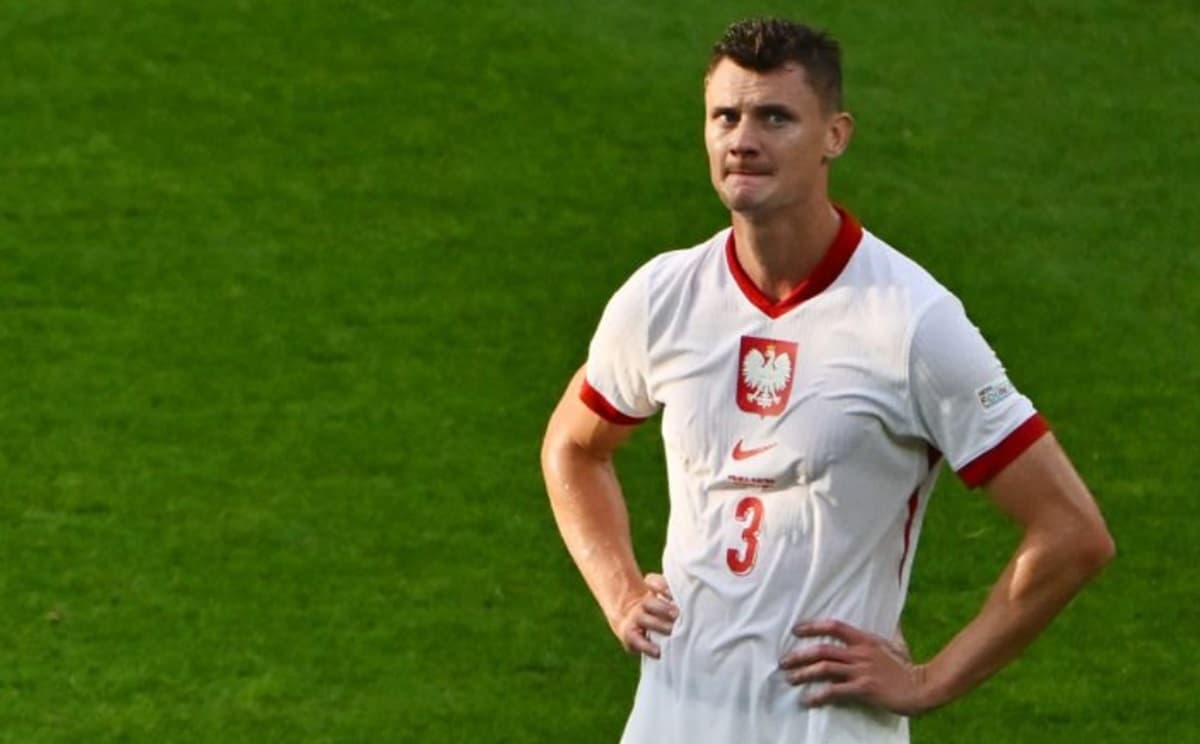 Pawel Dawidowicz, zagueiro polonês, foi oferecido ao Flamengo