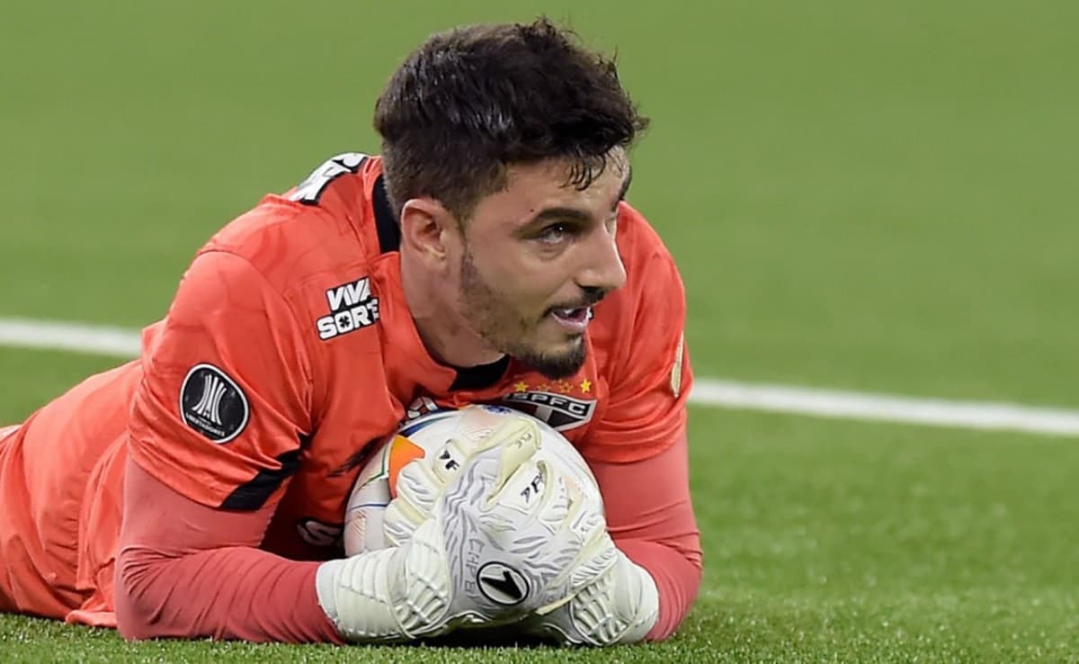 Goleiro Rafael, do São Paulo, em jogo do Brasileirão