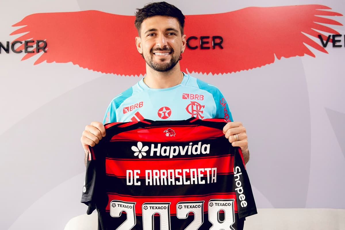 Arrascaeta celebra renovação com o Flamengo até o fim de 2028