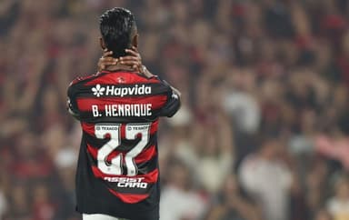 Bruno Henrique em jogo do Flamengo contra o Sport