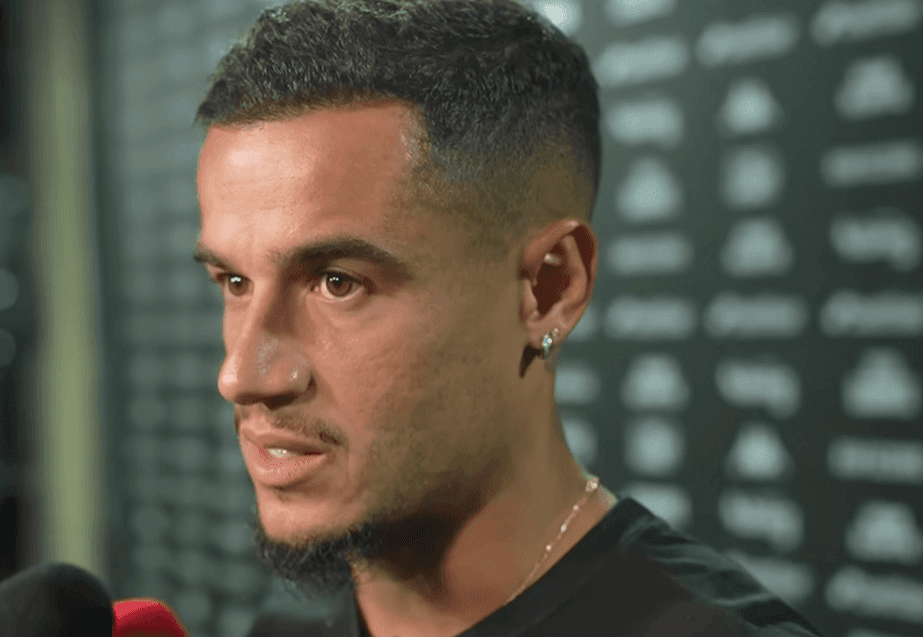 Philippe Coutinho concede entrevista após jogo do Vasco
